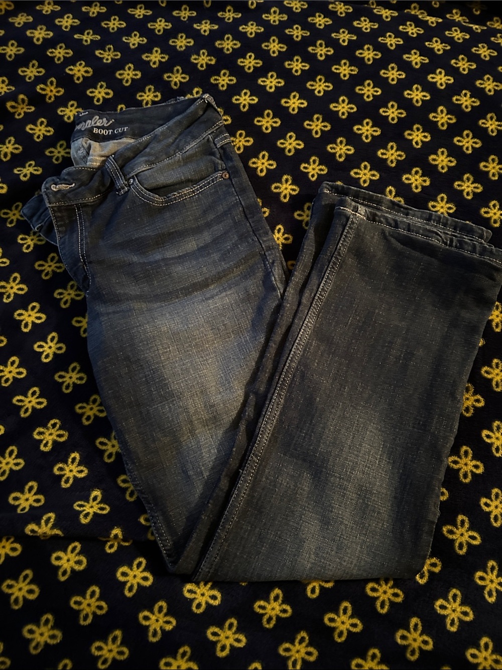 Wrangler Dark Wash Bootcut Jeans - Classic Denim